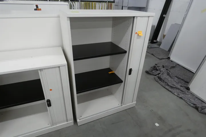 1x Sideboard Maße in cm: ca. 80 x 44 x 119